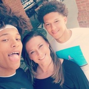 Meet your Posher, Zekiye